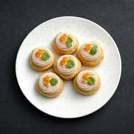 Профитроли с муссом из лосося