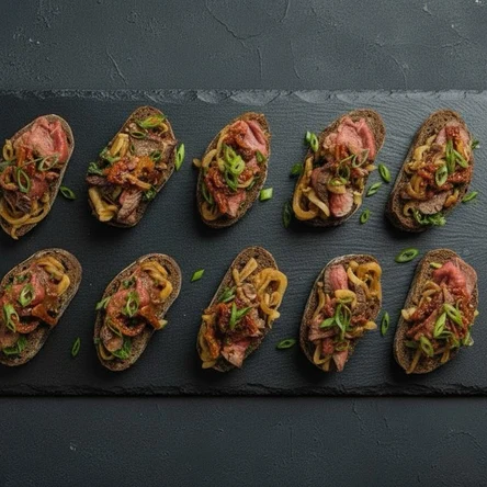 Брускетта с ростбифом и вяленными томатами