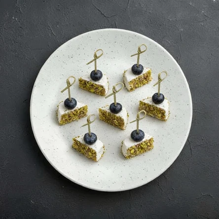 Канапе камамбер